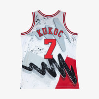 Chicago Bulls Mitchell & Ness Toni Kukoc 1995-96 Hyper Hoops Swingman Jersey - White